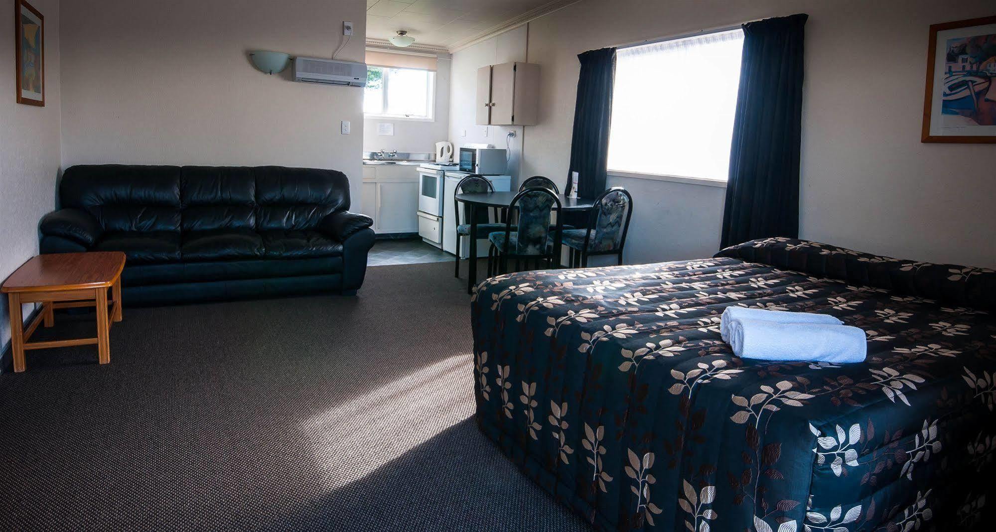 Charles Court Motel Greymouth Exteriör bild